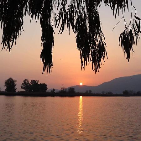 Magia Sul Lago Di Fondi Monte San Biagio Bagian luar foto
